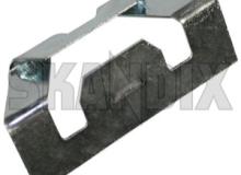 Clip Windshield Volvo 140 240 160 260 682321