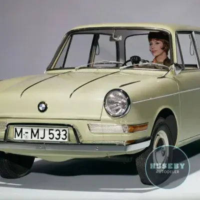 BMW 700