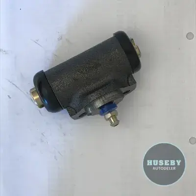 Wheel brake cylinder Mazda E2000